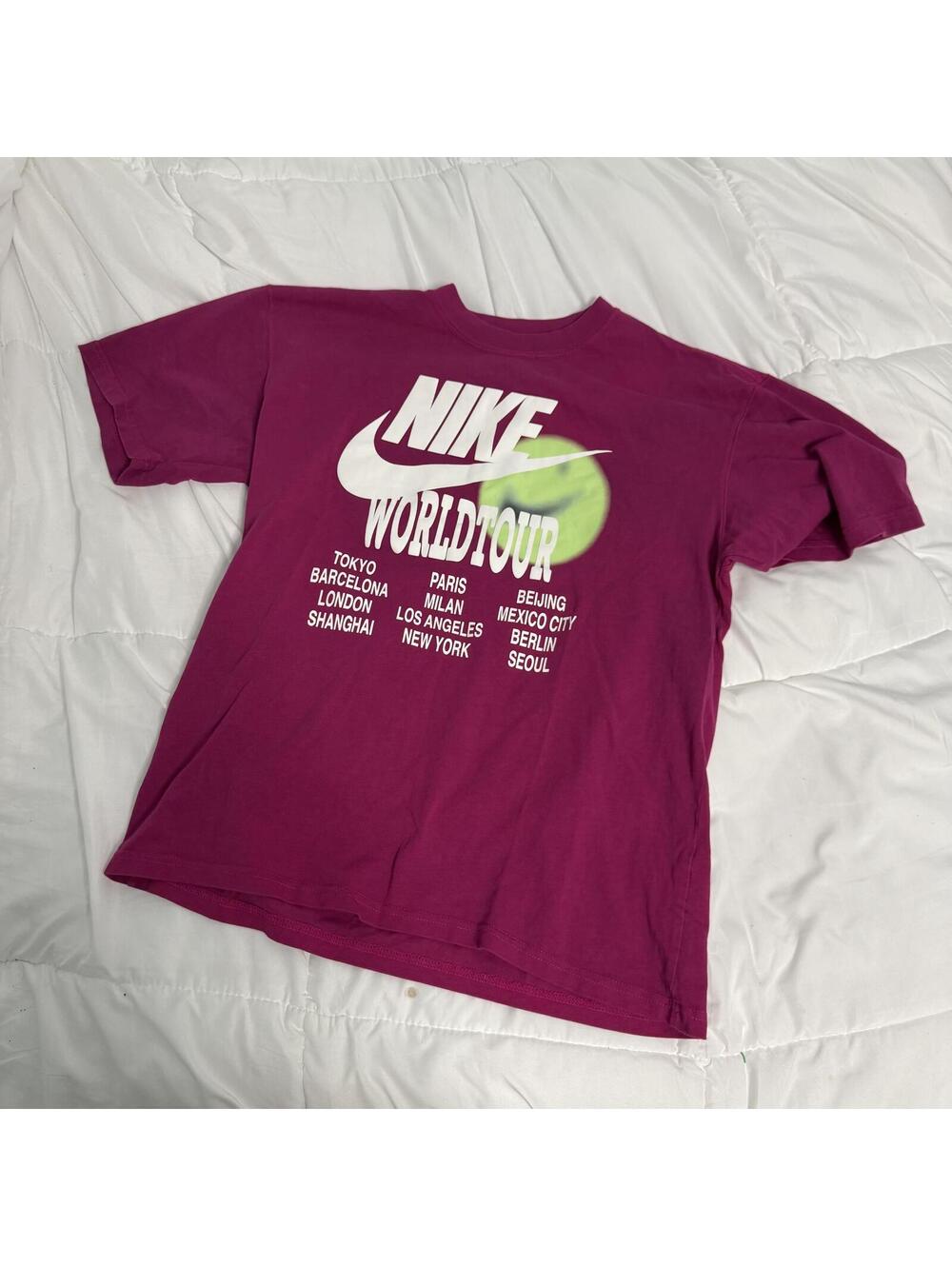 Nike Fuchsia World Tour Tee medium